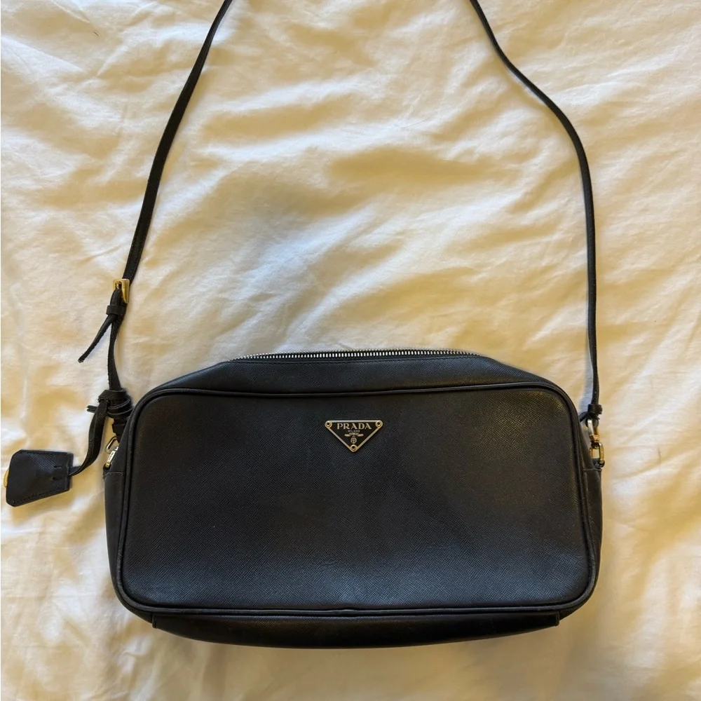 Prada Black Crossbody Leather Bag - Picture 2 of 8